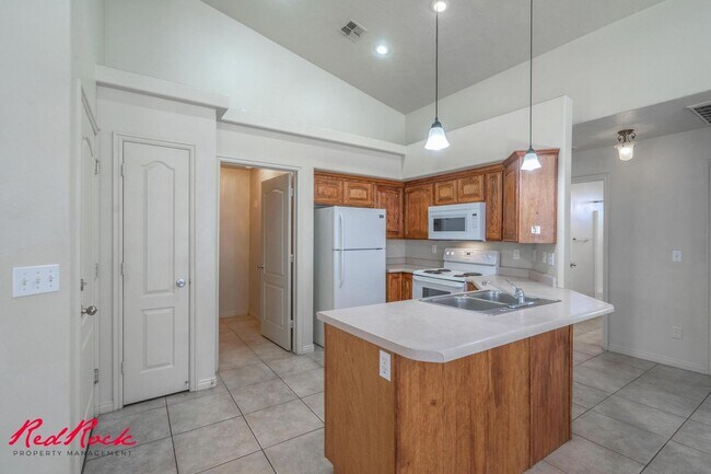 Building Photo - Fresh Carpet! Spacious 5-Bedroom Townhome
