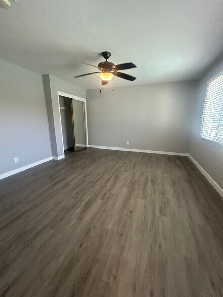 Building Photo - 299 Robinhood Ln