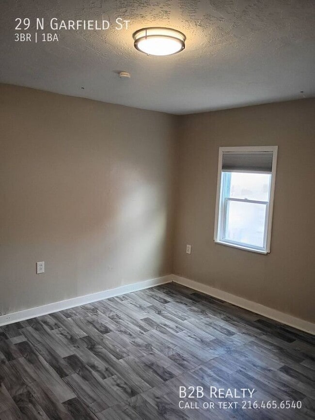 Building Photo - 29 N Garfield St