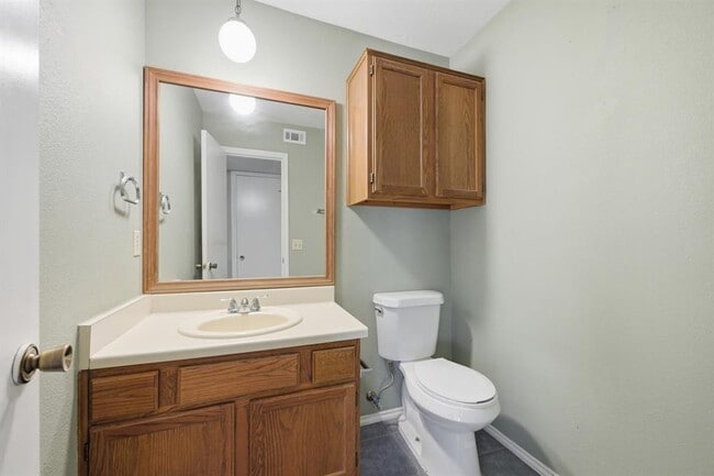 Building Photo - 6300 Evangeline Trail