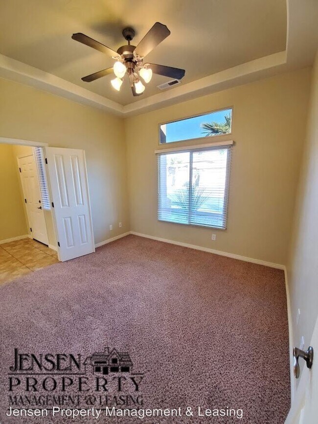 Building Photo - 3 br, 2 bath House - 1637 North Sage Drive