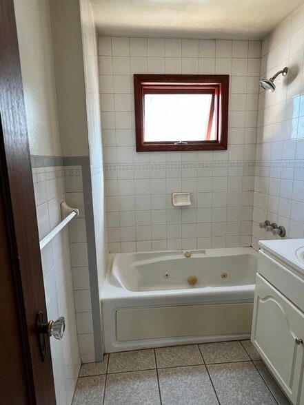 Building Photo - 284 Nassau Ave