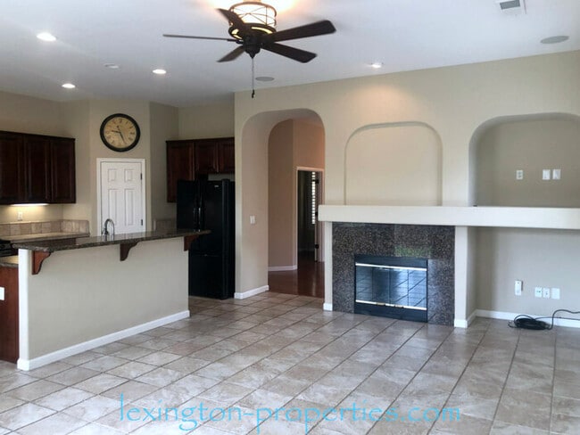 Building Photo - Stunning, 3 Bed, 2 Bath, +Office, Home near Gayaldo Park in Rocklin!