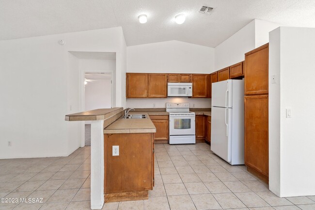 Building Photo - 6082 S Birchwood Dr