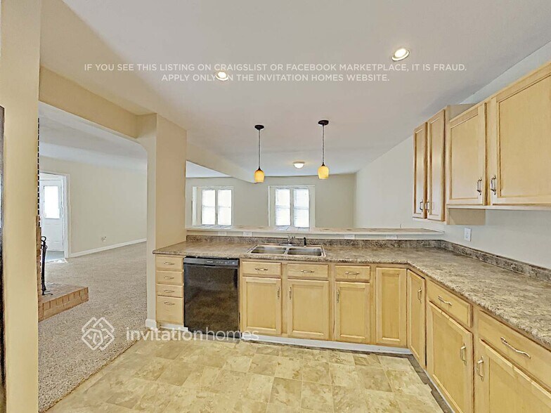 Building Photo - 924 Pine Forest Rd
