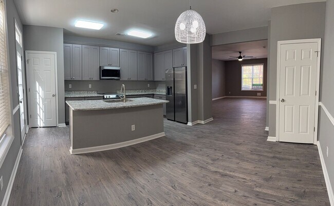 Building Photo - Complete BRAND NEW Renovation 3 Bed/2.5 Ba...
