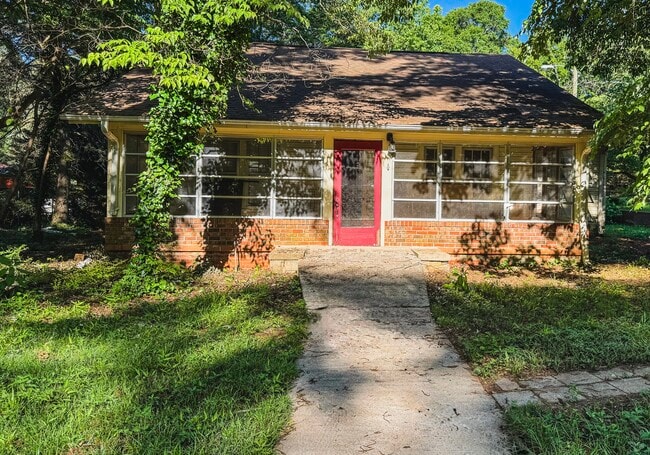Primary Photo - 205 Athens St