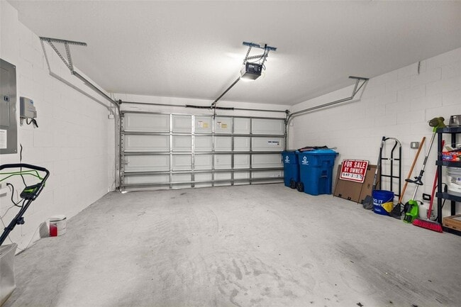 Building Photo - 1750 Daystar Dr