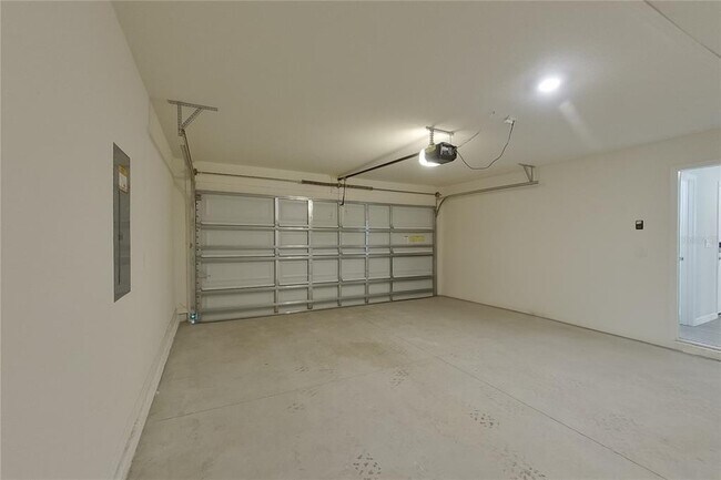 Building Photo - 8700 SW 43rd Ter