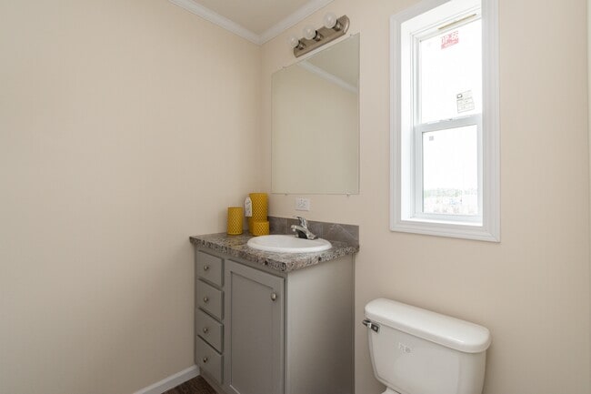 Building Photo - 76 Poppy Dr