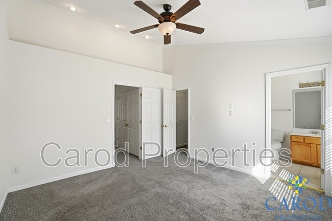 Building Photo - 3405 Broadwick St