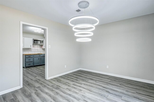 Building Photo - 5219 Lookout Mountain Dr