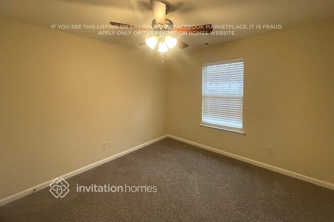 Building Photo - 471 Charles Towne Ave