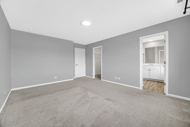 Building Photo - 1537 Kraft Ave