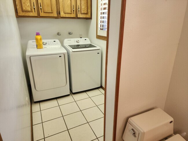 Building Photo - 516 Diamondhead Dr