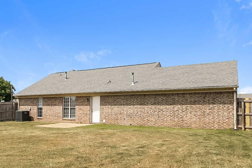 Building Photo - 1649 Cherry Creek Dr