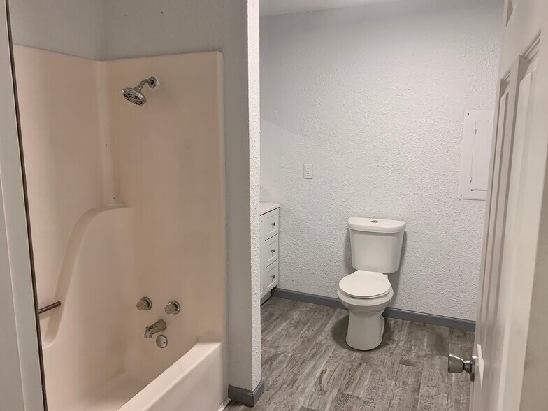 Building Photo - 12 Gage Rd