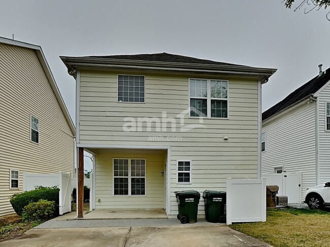 Building Photo - 83 Sioux Ln