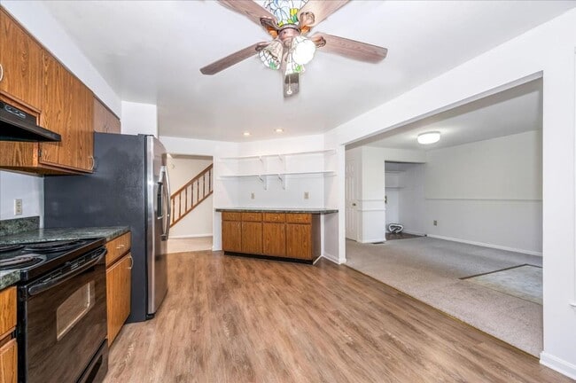 Building Photo - Oversized House in Point of Rocks for Lease