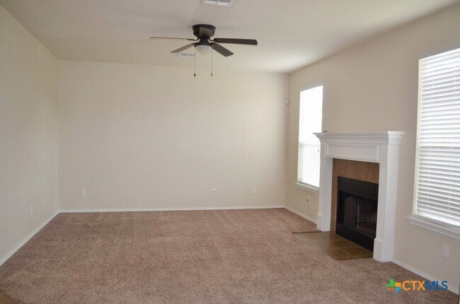 Building Photo - 4808 Green Meadow St