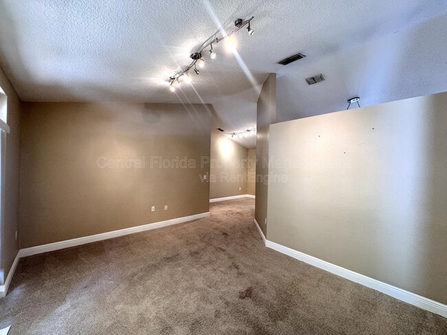 Building Photo - 820 Briargrove Ave