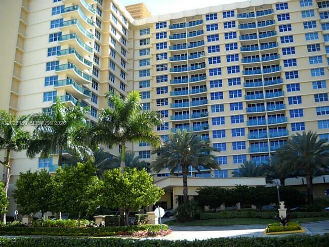 Building Photo - 2501 S Ocean Dr