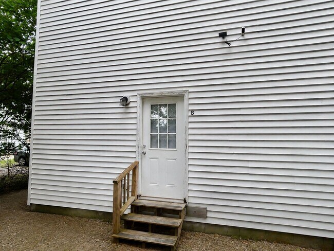 Building Photo - 424 Woodland Ave