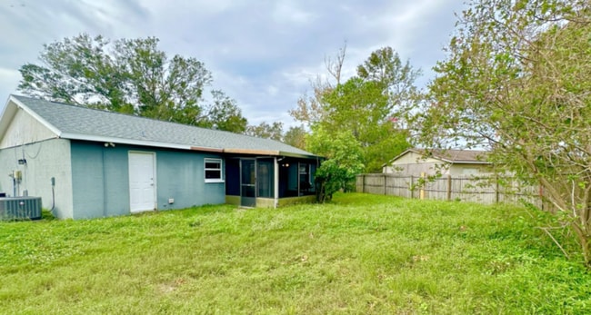 Building Photo - 6475 Cedarbrook Dr