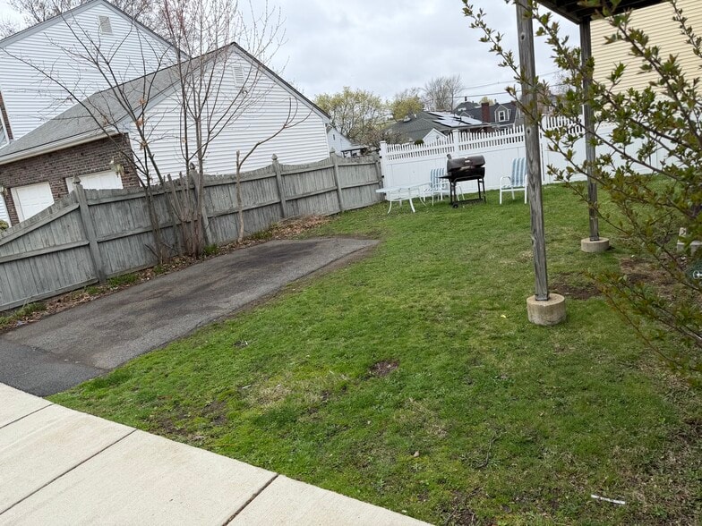 Off street parking - 97 Mill St