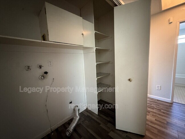 Building Photo - 4901 Adorn Ct