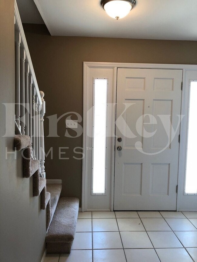 Building Photo - 16727 N Fork Ridge Dr