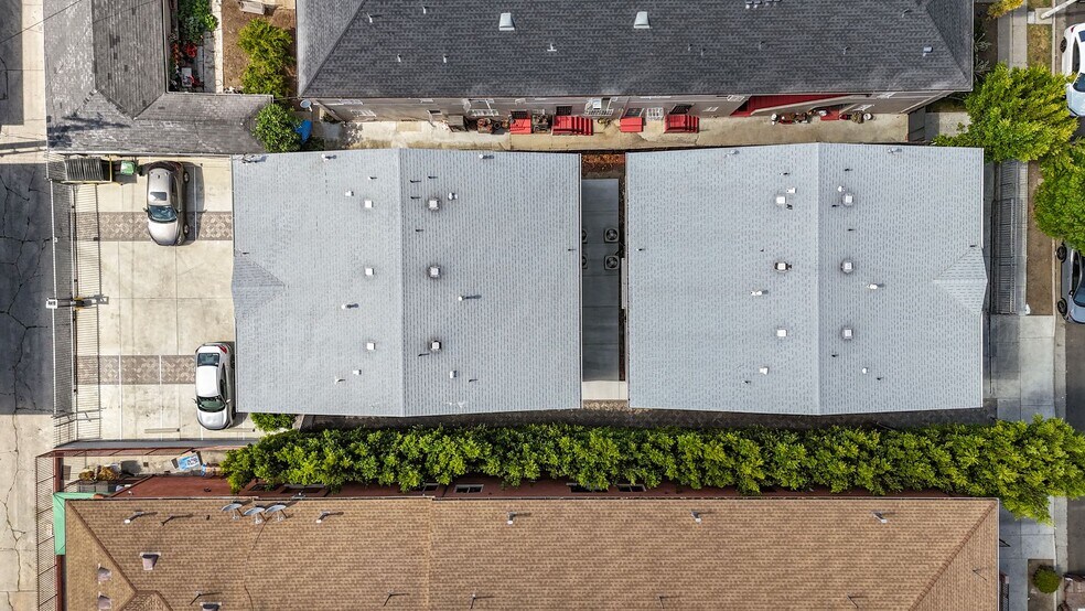 Building Photo - 213 S Hoover St