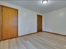 Building Photo - 24 Riverview St