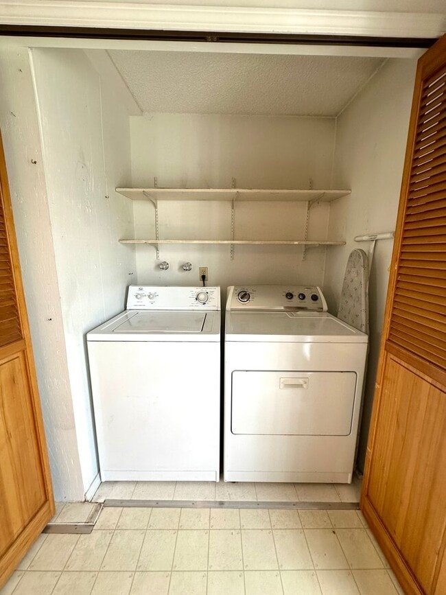 Building Photo - 333 SW 35th St