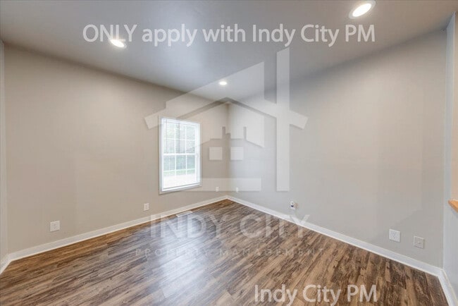 Building Photo - 117 N Riley Ave