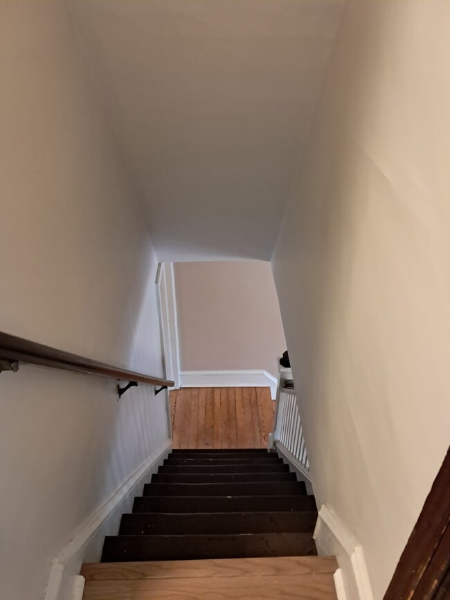 Building Photo - 941 Sargent Ave