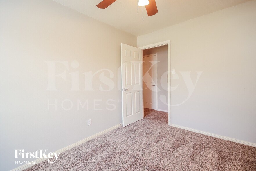 Building Photo - 19810 Hoppers Creek Dr