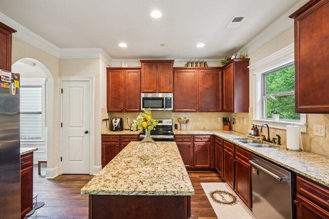 Building Photo - 115 Village Park Dr