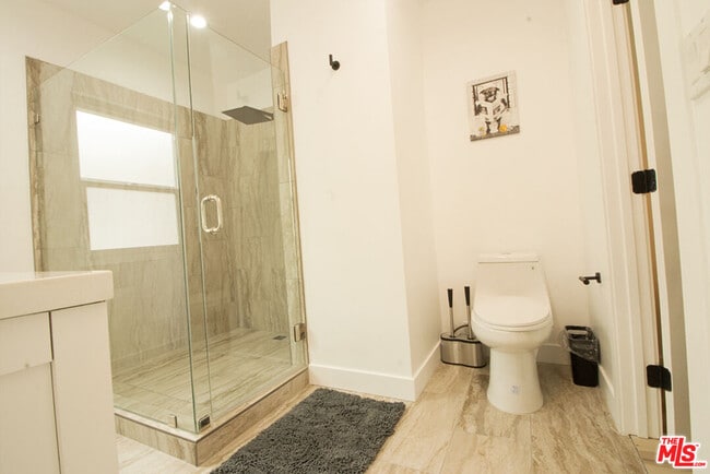 Building Photo - 9042 Phyllis Ave