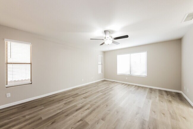 Building Photo - 3841 W Villa Linda Dr