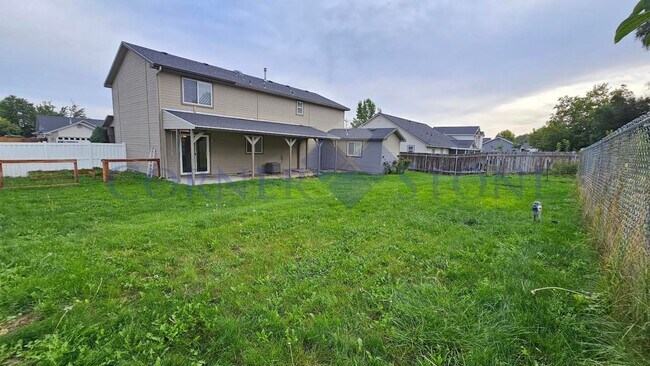 Building Photo - Beautiful Home with Separate Office/Bonus Room!