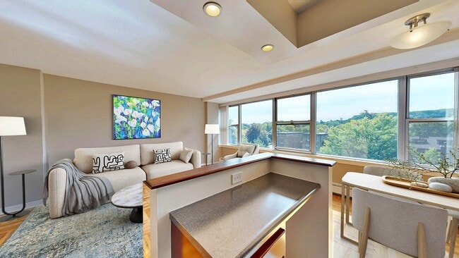 Building Photo - 1600 East