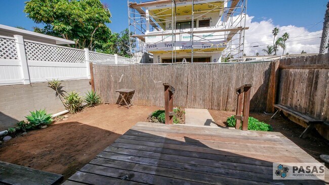 Building Photo - Historical 1 bedroom Cottage with yard!
