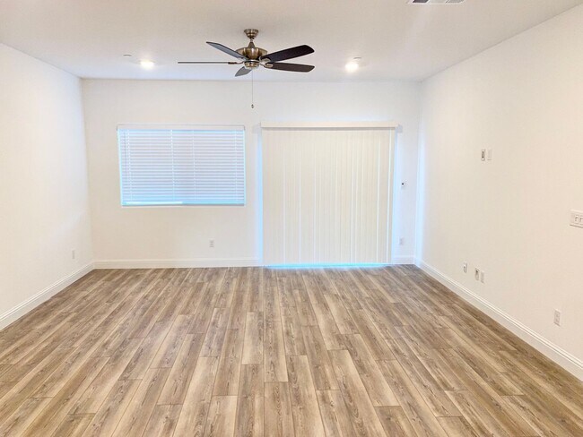 Building Photo - BRAND NEW 3 Bed 2 Bath Lennar Home in the ...