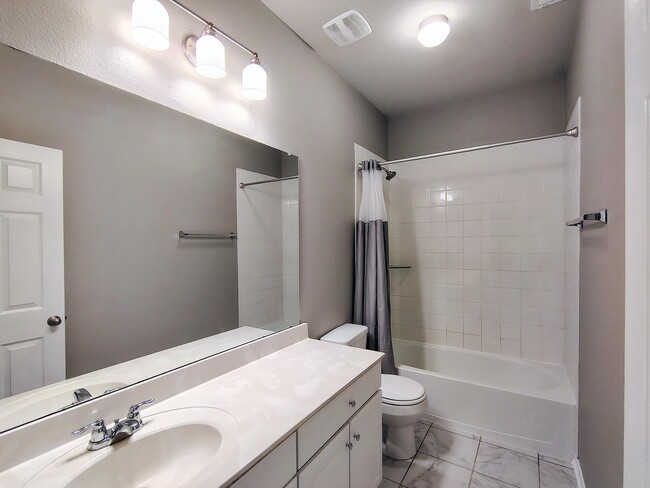 Building Photo - 2307 Sweet Bay Dr