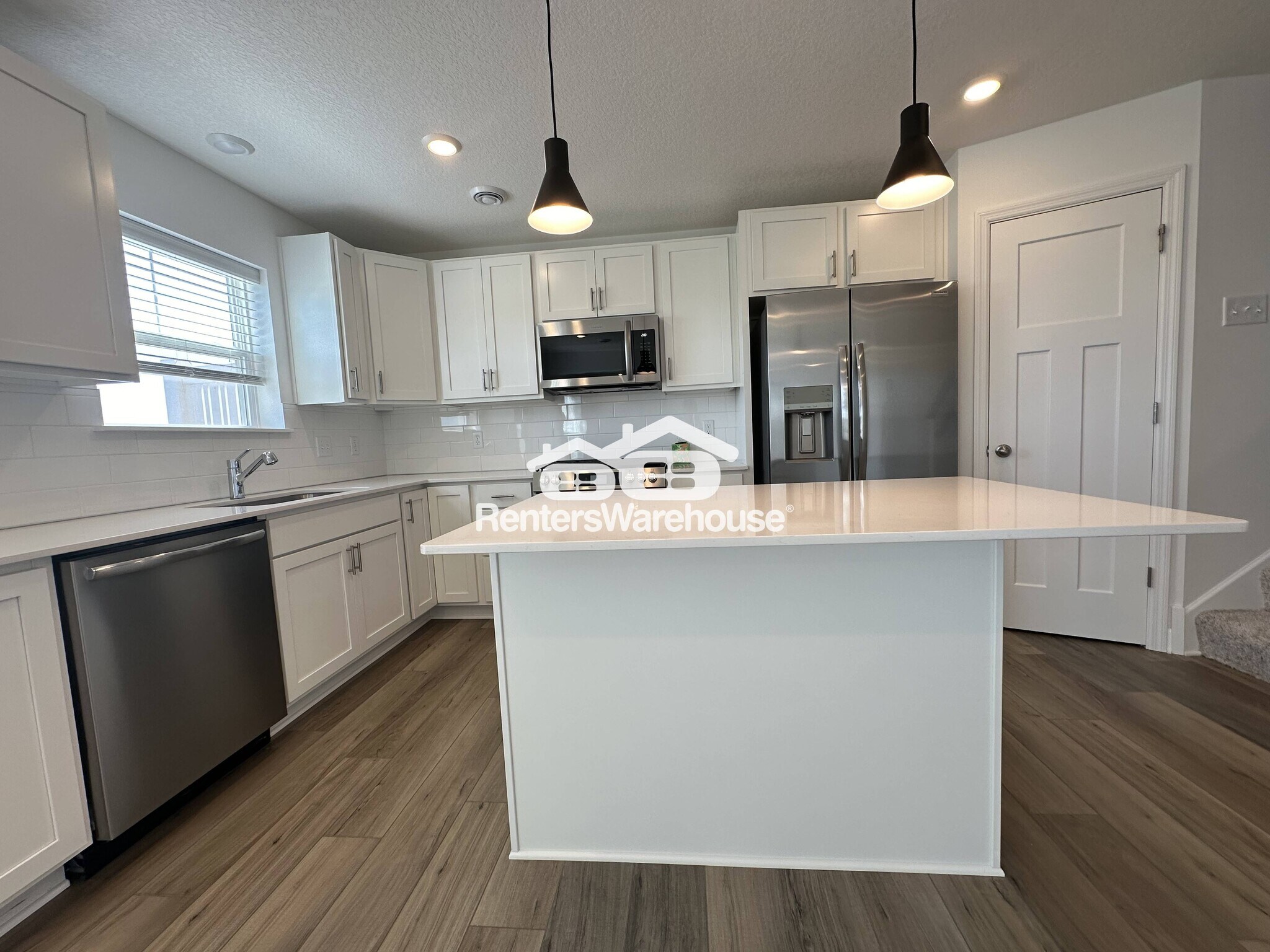 Building Photo - 1065 Jubert Dr