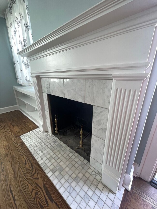 Building Photo - East Nashville!