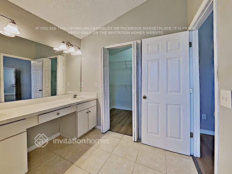 Building Photo - 13204 Wild Duck Ct