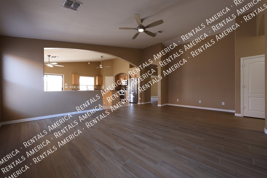Building Photo - 42604 W Oakland Dr