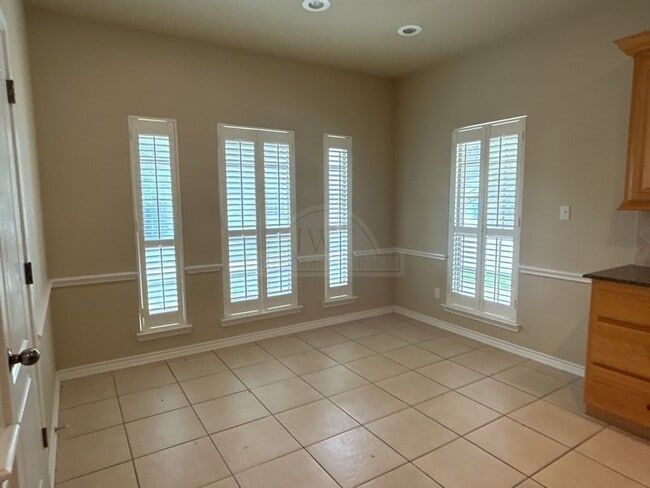 Building Photo - 808 Danny Cir